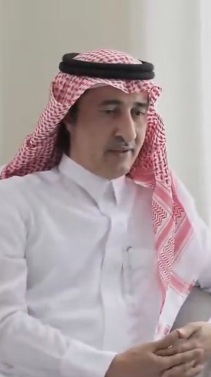 Thdqalqalam's tweet photo. #ثدق_القلم #ناصر_بن_حمد_العاصم
#نادي_المحمل #عبدالرحمن_السويلم

نثمن للأستاذ عبد الرحمن محمد فوزان السويلم (أبو نايف) وكافة أعيان ووجهاء المحمل فلهم كل الشكر والتقدير على هذه الجهود المخلصة؛ فالنقلة النوعية التي يشهدها النادي مستمدة من هذا التكامل بين الإدارة والدعم المجتمعي.

                  ┈━═د☆ ═━┈

يا هلا بالشعر لعيون .. المحامد والرجال
يوم طاب القاف في مدح السنافي الرزين
                           ❖❖❖
يا أبو نايف يا سليل المجد يا ذرب الفعال عبدالرحمن السويلم .. يا عريب الوالدين
                           ❖❖❖
رئيسٍ قاد نادي المحمل للنايفات الطوال
بالعزوم القوية ..! والجهد ..! في كل حين
                           ❖❖❖
عمل جبار يشهد له من جنوب ومن شمال
تنهض (بناديك) والهمة ..! تسر الناظرين
                            ❖❖❖
أهل ثادق عزوة ترسي .. كما روس الجبال
نخبة معك من وجهاء وأعيان ..!وعارفين
                            ❖❖❖
شيدتوا البنيان (بعزيمة) ..! ونلتوا المنال
بالرجال اللي بالمواقف .. دايم متواجدين
                            ❖❖❖
تستحق المدح يا شيخ المراجل والكمال
لين صار المحمل بفعل النشاما في يقين
                            ❖❖❖
تستحق المدح وافي ..! والمدايح لك تنال
رايتك بيضاء ..! وعلمك غانم .. بالعالمين

                  ┈━═د☆ ═━┈

                       ✍️ثدق القلم
                  ناصر بن حمد العاصم