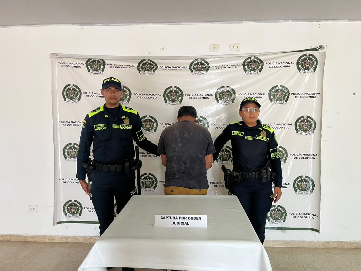ProteccionPonal's tweet photo. En Cesar materializamos la captura de una persona por orden judicial, requerida por el presunto delito de violencia intrafamiliar. Continuamos trabajando para proteger a las familias y fortalecer la seguridad y la convivencia ciudadana. https://t.co/Db40EDXPyd