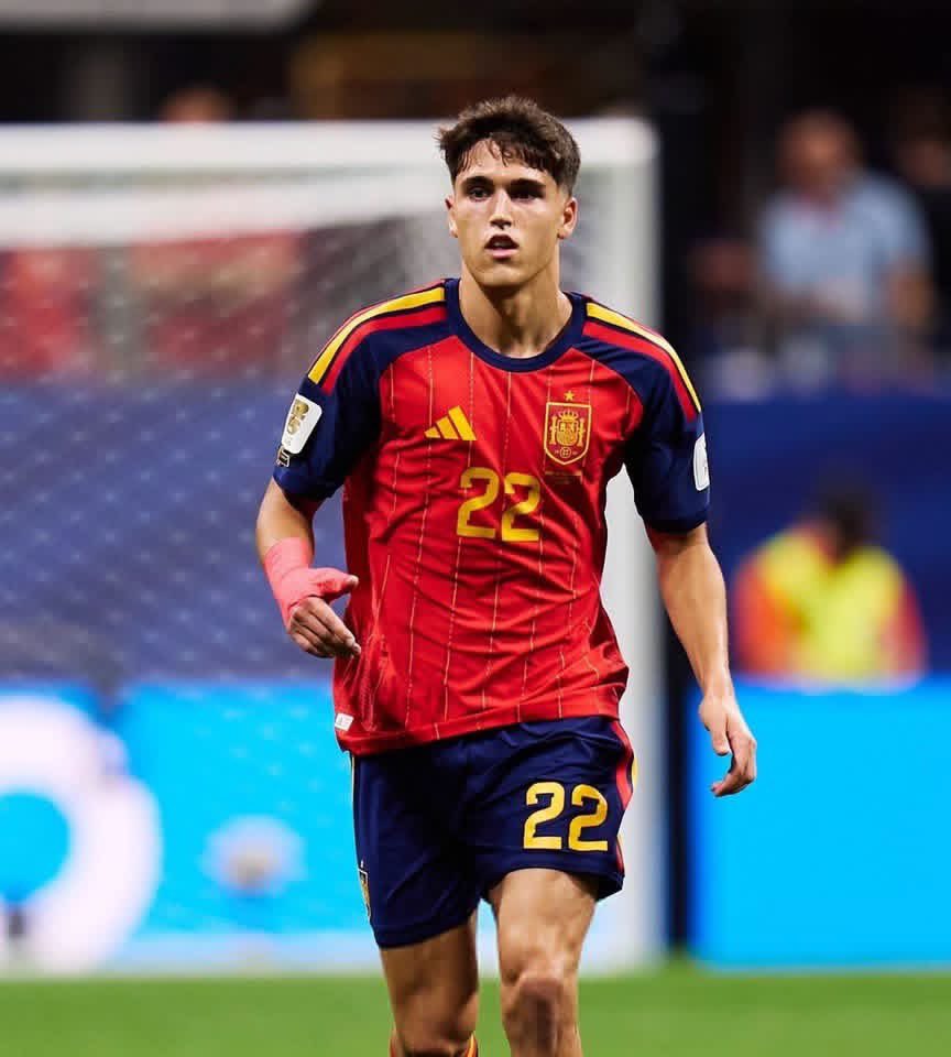 MrWills96's tweet photo. 🚨The best defender at this World Cup so far.‼️

His line-breaking ability is on another level. He doesn’t just recycle possession he carries the ball confidently out of central defence, keeps it glued to his feet under pressure, steps into midfield, attracts opponents, and then finds the perfect gap to split entire defensive structures with one pass. He eliminates multiple players with ease, like a midfielder wearing a centre-back’s shirt.

Defensively, he’s been just as exceptional. His anticipation is world-class. He reads attacks before they even develop, cuts them out early, dominates his duels, and plays with the composure of a veteran despite being only 19. Spain’s defensive solidity starts with him.