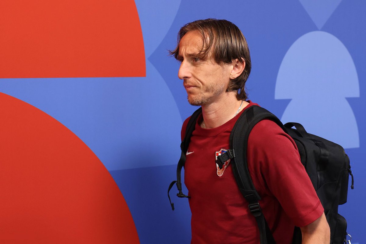 FabrizioRomano's tweet photo. 🚨🇭🇷 Luka Modrić has arrived for Croatia to face Portugal. https://t.co/ibyOKa3g2n