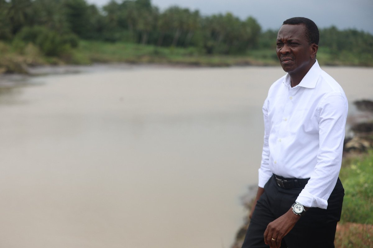 kodjo_adedze's tweet photo. Les épreuves que traverse actuellement notre pays appellent à la solidarité, au civisme et à la responsabilité de tous.

@GouvTg, sous le leadership du Président du Conseil, reste pleinement mobilisé pour répondre avec efficacité aux préoccupations de nos laborieuses populations. https://t.co/laNPvvYoPh