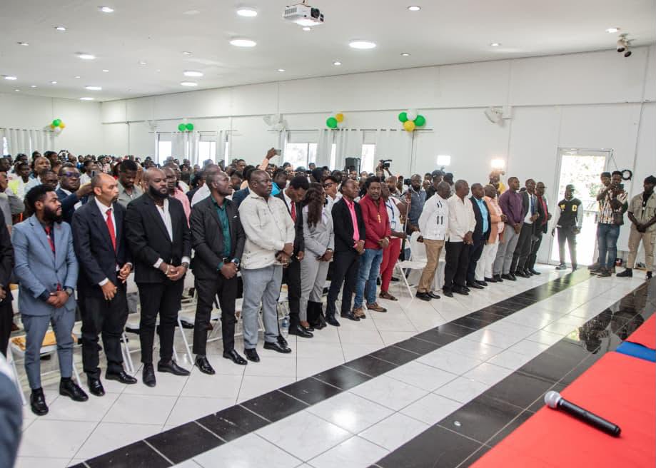 DODactu0's tweet photo. L'Opposition progressiste d'Haïti a lancé, ce 2 juillet à Pétion-Ville, une coalition de plus de 80 partis et organisations. Menée notamment par Jonas Coffy, Dieuseul Simon Desras et Jeantel Joseph, elle exige le départ du Premier ministre et appelle à une transition bicéphale. https://t.co/G36zL4XMJu