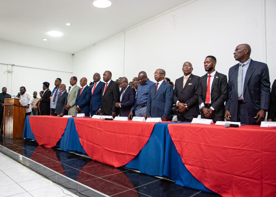 DODactu0's tweet photo. L'Opposition progressiste d'Haïti a lancé, ce 2 juillet à Pétion-Ville, une coalition de plus de 80 partis et organisations. Menée notamment par Jonas Coffy, Dieuseul Simon Desras et Jeantel Joseph, elle exige le départ du Premier ministre et appelle à une transition bicéphale. https://t.co/G36zL4XMJu