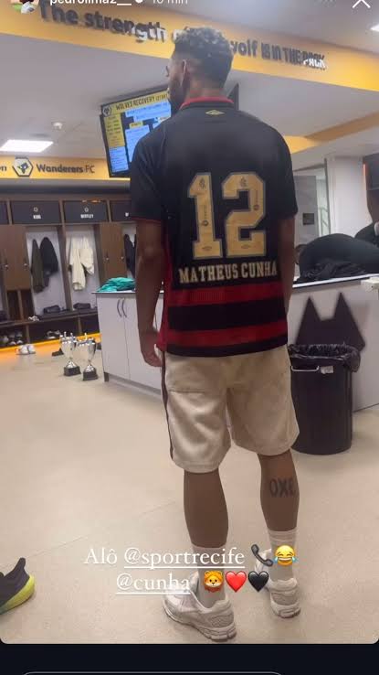 guiabruno's tweet photo. @fla_infos O cara colocou que ele é flamenguista por conta dos corações vermelho e preto, foi? Um paraibano falando com outro paraibano e um cacto do lado e ele ainda conseguiu ligar ao Flamengo? É, tem doença que nao tem cura. https://t.co/OUmiBdNcMT