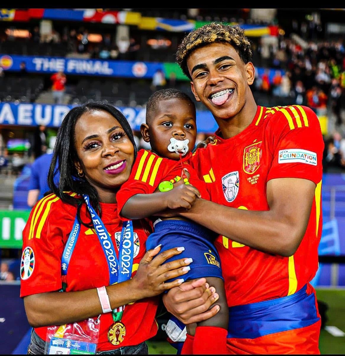 BarcaTimes's tweet photo. 🚨🎙️| Lamine Yamal: “It excites me to see my mother and my brother living the life they’ve always dreamed of.” ❤️ https://t.co/6SG8ME6WFg