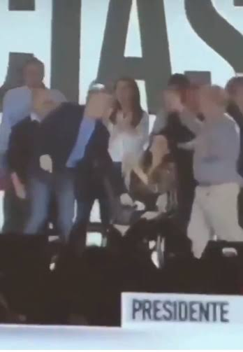 _llmediall_'s tweet photo. lo hizo macri con una liciada https://t.co/1hBBWfohXC