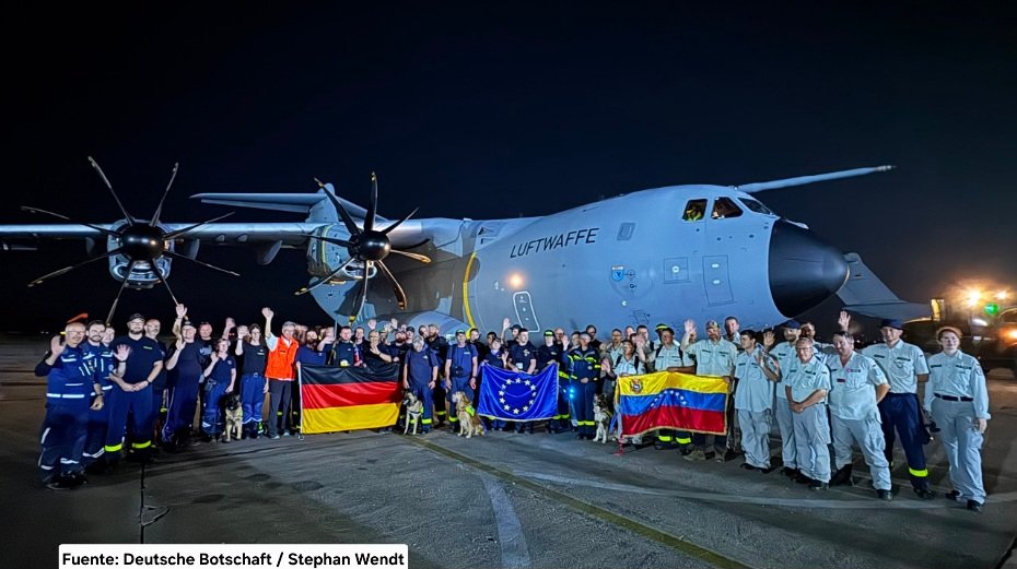 EmbAlemaniaCOL's tweet photo. 48 personas y 4 perros de la #THW regresan en este momento de 🇻🇪 a 🇩🇪 luego de 7 días en labores de rescate por el doble terremoto. Tras la catástrofe, 🇩🇪 aumentó la ayuda a 🇻🇪 a 13 millones de euros y ha dispuesto su fuerza aérea para equipos de 🇪🇺. ¡Y seguiremos ayudando! https://t.co/3ivw63K0J4