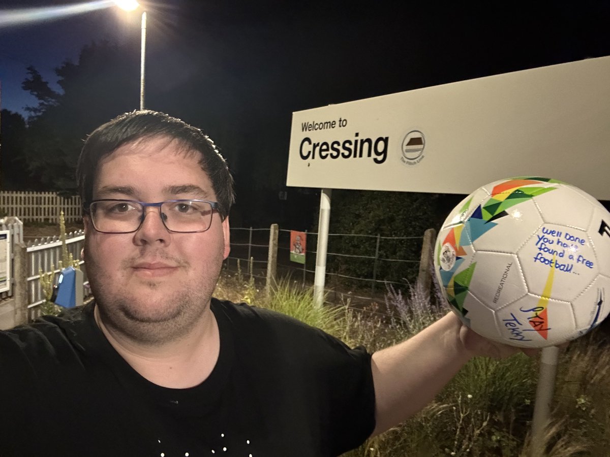 puffpuff65's tweet photo. Cheers for the free ball mate 😂 https://t.co/14q7LbyQq5