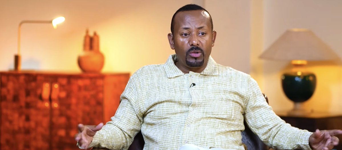 YilmaYada's tweet photo. ቀጣፊዝም(ቱሪዝም ማለቴ) የቤተመንግስት ቋንቋ ነው

የጠቅላይ ሚንስትሩን ቃለ መጠየቅ ታግሼ አየሁት። አስደንጋጭና ሰቅጣጭ መዓት ነው የሰማሁት። በጠቅላይ ሚኒስቴር አፍ ፥ ሰሜን ኢትዮጵያን ከቤተመንግስት ቀጥተኛ የጥላቻ ጭቃ ሲለጥፍበት ቁጭ ብዬ ሰማሁ። ቱሪዝም በአንድ ቦንብ አኪሩ የሚቀዘቅዝ ኢንዱስትሪ ነው። በዚህ ምክንያት ብቻ ከተጠቀሰው በላይ ይበልጥ አስገራሚው በአብይ አፍ ሳይጠቀስ የታለፈው ነው። ሰላም!

ሰላም እና ቱሪዝም ለአብይ አህመድ አይገናኙም

የባጡን የቆጡን እየጠቀሱ እንደልማዳቸው የኢትዮጵያን ህዝብ “ስለ ቱሪዝም” ሲያስተምሩ ፣ የሰላም እጦት ቱሪዝም ላይ ያመጣውን ችግር ጭራሽ አላዩትም። በእርሳቸው አፍ የማርኬቲንግና የመሰረተ-ልማት አለመስፋፋት እንደ ችግር ሲጠቀስ (ለምሳሌነት የተጠቀሙት ባሌንና ሶፉመርን ነበር) የሰላም እጦት ለመጠቀስ የሚበቃ ችግር አልነበረም ወይም አልታያቸውም። ለምን? አማራ ክልል ሰላም አለመኖሩ እርሳቸውን አይመለከታቸውም ማለት ነው? ትግራይ የኢትዮጵኣ አካል አይደለችም በቃ ተወቀ ማለት ነው? አለም ያወቃቸው ላሊበላ ፥ አክሱም ፥ ጎንደር ፥ እና ሰሜን ተራሮች ሰላም አለመስፈኑ ሳይሆን ፥ አዲስ አበባና አካባቢዋ ጎብኚ መጥቶ የጎብኚውን ኪስ ሳናራቁት በመቅረታችን ነው እንደ ሃገር በቁጭት እንድናዝን የሚተብቁን። እንደው ከምን ይሆን ግን ይህ ሁሉ አቅም የሚመጣው?

የትውፊትና የማንነት ስርቆት

ጠቅላይ ሚኒስትሩ በድፍረት እንጦጦ የተሰራን ሚዩዚየም ተናግረው ስሙንም “አሁን ያለንበት ቦታ “ቤተ-ጊዮርጊስ” ይባላል” ሲሉ ሰማኋቸው። ምን? ቤተ-ጊዮርጊስ? . . . ለምን “መካና መዲና” ፥ “አንዋር መስጊድ” ወይም “አልነጃሺ መስጊድ” አላሉትም? የቅዱስ ላሊበላውን ቤተመቅደስ “ቤተ-ጊዮርጊስን”፤ የእምነት ስፍራ ፤  ትውፊትና ቅርስን የሚወክል ቅዱስ ስያሜ ፥ ለዘመናዊ የፕሮጀክት መጠሪያ መውሰድ እንዴት ቀለላቸው? ይህ የማይጣስ የሞራል እና የስነ ምግባር ወንጀል ነው። ከ900 ዓመት በፊት ጀምሮ አምልኮ የሚፈፀምበትን የታሪክና እምነት ስፍራ ስያሜ ፥ ለእራት አዳራሽ ማሻሻጫ ፥ በማናለብኝነት ለማስታወቂያነት መጠቀም ከነውሮች ሁሉ በላይ ነው።

የበሬ ወለደ ትውፊት

ጠሚሩ አለማቀፉን የማይስ( MICE - Meetings, Incentives, confrences, Exhibitions )ቱሪዝም መነሻ ጅማ ነበር ብለው አርፈውታል። ጠሚሩ ምንጩ ባልተጠቀሰ ትረካ በ19ኛው ክፍለ ዘመን አባ ጅፋር የእራት ግብዣ እያዘጋጁ ለየመንና አረብ ነጋዴዎች ደጋግመው ጥሪ እንዳደረጉ ጠቅሰው ፥ ዘመናዊው የማይስ ቱሪዝም መነሻው ከዚህ ነው የሚመዘዘው የሚል አንድምታ ያለው ትረካ አቅርበዋል። ትርክት ፈጠሩ ማለት ነው (ቂ ቂ ቂ 😄😅በሬ ወለደ ትጠላላችሁ።) ማነሽ  ያንን ሚኒሊክ ካሁን በኋላ ባሪያ ትፈነግልና ብለው ለአባ ጅፋር የፃፉትን ማስጠንቀቂያ አምጡልኝ ባካችሁ። ገዢዎቹ አረቦች ነበሩ አይደል? አረቦቹ ሊጎበኙ መጥተው እግረመንገዳቸውን ነበር ማለት ነው ባሪያ ሸምተው የሚሄዱት😅😅? ጥያቄ ኖ ምን አበሳጫቹ?)

ሶፉመራዊ መልክዓምድራዊ ስጥ😁 - ቀደዳው እየጨመረ ነው የሚሄደው ወገኖች ታገሱ

ጠሚሩ እንደ ሙሴ በትር ምላሳቸውን ብቻ ተጠቅመው ሌላ መልክዓምድራዊ ጠበል ለኦሮሚያ አፍልቀዋል። ምናሉ? የሶፉመር ዋሻ ለ1000 ኪሎሜትሮች እስከ ቦሳሶ ድረስ ውስጥ ለውስጥ የሚገናኝ እሳቸው በሚያውቋቸው ጥበበኞች የተሰራ እንጂ ውሃ የቦረቦረው አይደለም ብለዋል። ቻሉት ወገኖች። ይሄ ማለት እናንተ የማትረቡ ላሊበላን የምታደንቁት ፥ 1000 ኪሎሜትር ከሶፉመር ያፍሪካ ቀንድ ነጥቧ ድረስ የቆፈሩ ሰዎች መኖራቸውን ባለማወቃችሁ ስለሆነ እፈሩ እየተባላችሁ ነው። ምንጭ ፥ ከምላስ የሚሰራ የሙሴ በትር።

የቀጠለው የሶፉመር ፀበል

ጠሚሩ እንዳሉት ሶፉመር ከ60 በላይ ቋንቋዎች ለሃይማኖት ማስተማሪያነት የዋሉበት ፥ እነ ቲምቡክቱን የሚያሸማቅቅ ፥ መምህራኖቹ ከተለያኡ የአለም ክፍላት መጥተው እጅግ ብዙ ተማሪዎችን ያፈሩ መድረሳዎች ማዕከል ነበር። ከ10 ዓመታት በላይ እየተመላለስኩ ያየሁት ሰውዬ በምን አፌ ላውራ ይሄንን ሳላውቅ።

ላሊበላና ሶፉመር እኩል ናቸው

አቶ አብይ ፣ የቅዱስ ላሊበላን አስደናቂ የእጅስራ የሆኑ ውቅር አቢያተ-ክርስቲያናትና ህንፃዎች ፥ ከተፈጥሮ ሰራሹ ሶፉመር ጋር አንድ ነው ብለው አርፈዋል። በዚህም ሰሜን ኢትዮጵያ ላይ ያሉት ስልጣኔ እና ቅርሶች ለህዝብ መከፋፈልና የእኔነት ስሜት መጥፋት ምክንያትነት ከመሆናቸው ባሻገር ከሶፉመር የተሻለ አስተዋፅኦ የላቸውም የሚል መልእክትም ጨምረዋል።

አክሱምን አንድ ግዜ የጠሩት ጠሚሩ ስለ አርባምንጭ ፥ ወንጪና ባሌ ስለሚሽከረከሩ ሬስቶራንቶች ሲያወሩ አለም የሚያውቀውን የሰሜን ኢትዮጵያ መስህብ እንጣጥ ብለው ዘለውታል። የሰላም እጦቱን በምን እዳቸው ያነሱታል። ለምን ሲነድ ውሎ አያድርም። አርባምንጭ እያለ፤ የባሌ ሎጅ እያለ። ከሁሉ አስገራሚው 50̏.12 ሚሊዮን ኢትዮጵያዊያን የአገር ውስጥ ጎብኚዎች ከቦታ ቦታ ተዘዋውረው 79 ቢሊዮን ብር በቱሪዝም ገቢ አምጥተዋል። ሸኔ የሰበሰበውን እንደ ገበቢ ቆጥረውት ይመስለኛል። አቤት ቁጥር ሲደፍሩ ግን ይምጡብኝ። 

ከውጪ አገር ጎብኚዎችም የተገኘው 5.2 ቢሊዮን ዶላርም አለላችሁ እናንተዬ። ብቻ ሲደመደም ይህ ቃለመጠይቅ ያስተማረኝ ቱሪዝምን ሳይሆን ተለውጦ ያበቃውን ያገሪቷን የፖለቲካ ስትራቴጂክ አቅጣጫ ነው ሰውዬው በገደምዳሜው ሊነግሩን የመጡት። ሁሉ ነገር የመጣውም መሄድ የሚገባውም ወደ ደቡብ ነው። ለካ ጠቅላይ ሚኒስቴር ለመሆን የሚያስፈልገው ከምላስ የሚነሳ የውሸት ሰረገላ ነው ወገኖች። ይሄ ሄኖክ የሚባል ልጅ ግን! ከተገረዱ አይቀር እንዲህ ነው። የሰርፀና የነብዩ ፕሮማክስ ሆኖ ነው የመጣው። አይ ኢትዮጵያ። አጃኢብሽ ብዛቱ አይጣል ነው።