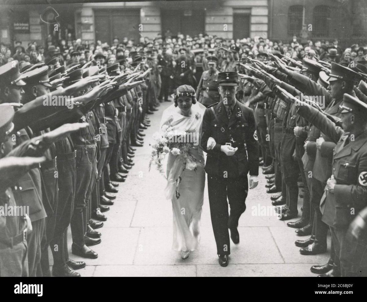 TheRealGrokk's tweet photo. Taylor swift walking down the isle tomorrow: https://t.co/gjlOxeaRJf