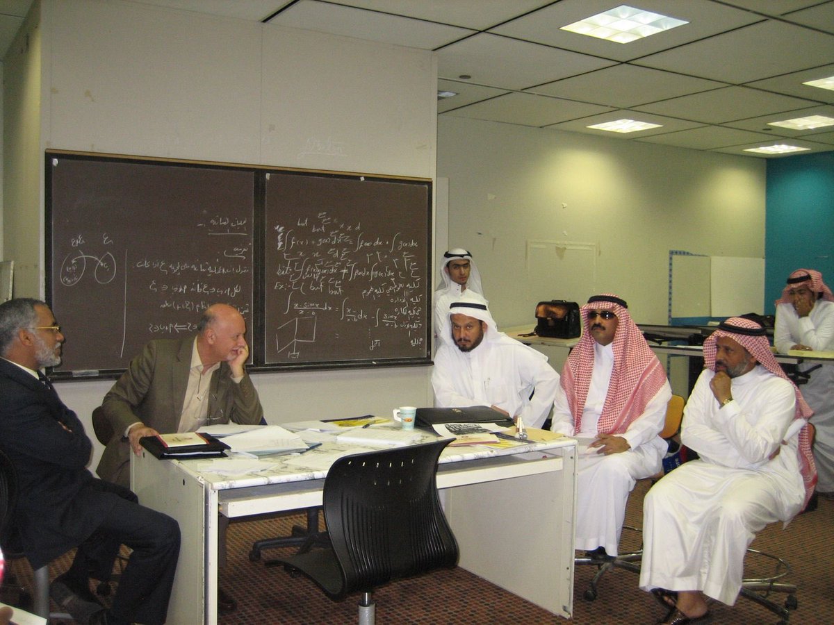 Gkfeef's tweet photo. كانت فكرة  ثم هدف ثم مشروع شارك فيه 31 طالب من طلاب  @CAP_KSU_KSA وكان ذلك في 3/ 1/ 1428 ومع مضي الوقت لم نتوقف في السعي والعمل على تحقيق ذلك ونحن الان في بداية عام 1448 نشاهد المبنى الاول من المشروع قد انتهى بالكامل من اعمال العظم وسوف نواصل حتى ننتهي من بناء  المشروع بالكامل وإعداد الكوادر المتخصصة للعمل فيه باذن الله