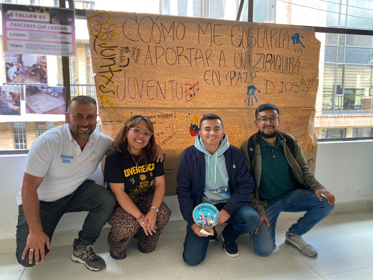 SocialCundi's tweet photo. 📍 En #Zipaquirá acompañamos el cierre de la iniciativa Divergencia, un proyecto construido por y para las juventudes. https://t.co/89x6aZzFde