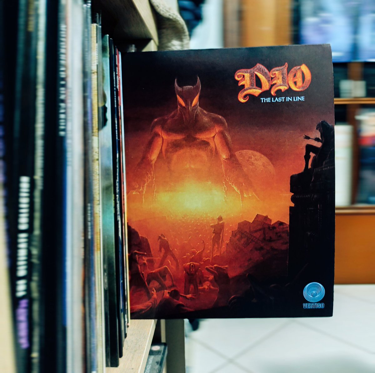 WolfDrummer4's tweet photo. 02/07/1984 - The Last In Line 🔥
Is the second studio album by
DIO 🤘🏻❤️‍🔥
#thelastinline #album #ronniejamesdio https://t.co/EaQXQI34mS