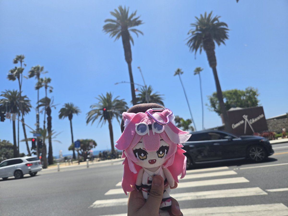 raoraFan_gaon's tweet photo. Sightseeing in Santa Monica with Mamma🩷
#CiaoRaora https://t.co/dTuEMUr4cz