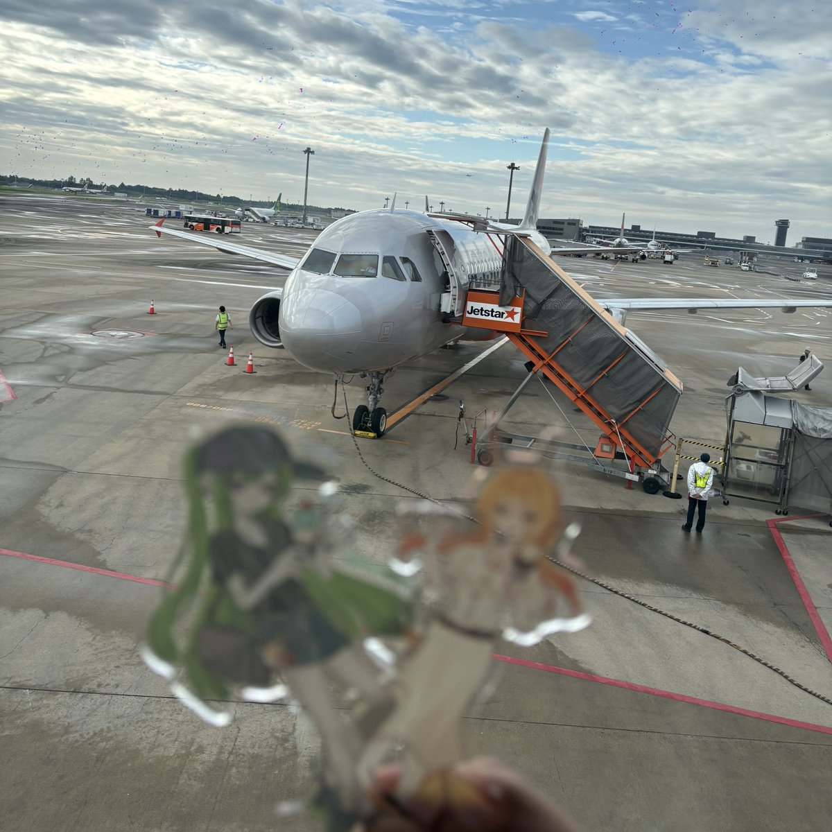 spatchka49's tweet photo. 海老名ちゃんとメメちゃん、機長だよ。機長、海老名ちゃんとメメちゃんだよ。 https://t.co/nuWUASqiyu