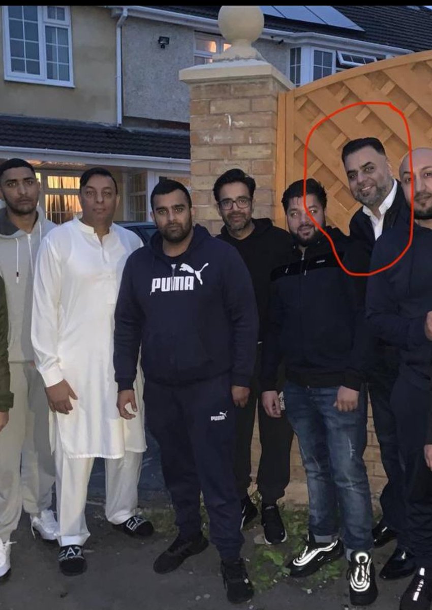 StuPot691448860's tweet photo. @TRobinsonNewEra Here he is a few years ago with some grooming gang rapists. And he's saying he's not involved and doesn't know about what went on https://t.co/y4z8r5IsMB