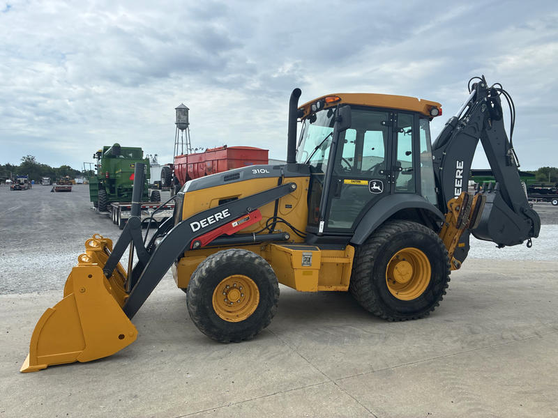 Mowrey_Auction's tweet photo. 2021 Deere 310L Backhoe, Cab Air Heat, 4X4, Clamshell Bucket, Pilot Controls, Rear Auxiliary Hydraulic, 18" Rear Bucket, Extendahoe, 2710 Hours. Asking $56,500. https://t.co/4MyYZUlfud