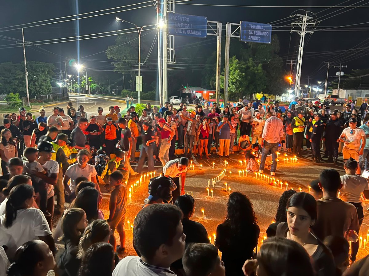 VenteApure's tweet photo. Apure 01/07/2026

Desde la plaza El Obelisco en el Municipio Achaguas encendimos Una Luz por Venezuela 🕯️🇻🇪

Un homenaje desde el llano para honrar a las víctimas del terremoto y abrazar a las familias afectadas. 

#VenezuelaNoEstáSola
#venezuela #Dios https://t.co/RmdGtmMjFa