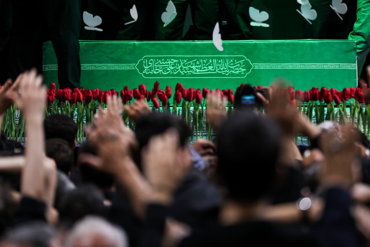 RaghdaFakhry's tweet photo. "أَيْنَ الْحَسَنُ، أَيْنَ الْحُسَيْنُ، أَيْنَ أَبْنَاءُ الْحُسَيْنِ" https://t.co/I60ouplMZG