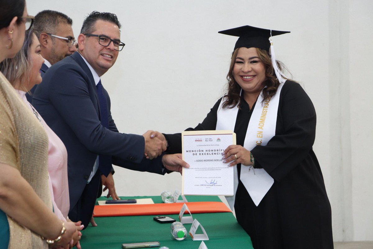 SECSonora's tweet photo. Egresa primera generación de la Licenciatura en Administración Modalidad No Escolarizada de @unisierra.✨🎓

Lee el boletín completo en: https://t.co/GfTY6aadXE https://t.co/oLQwm7IReS