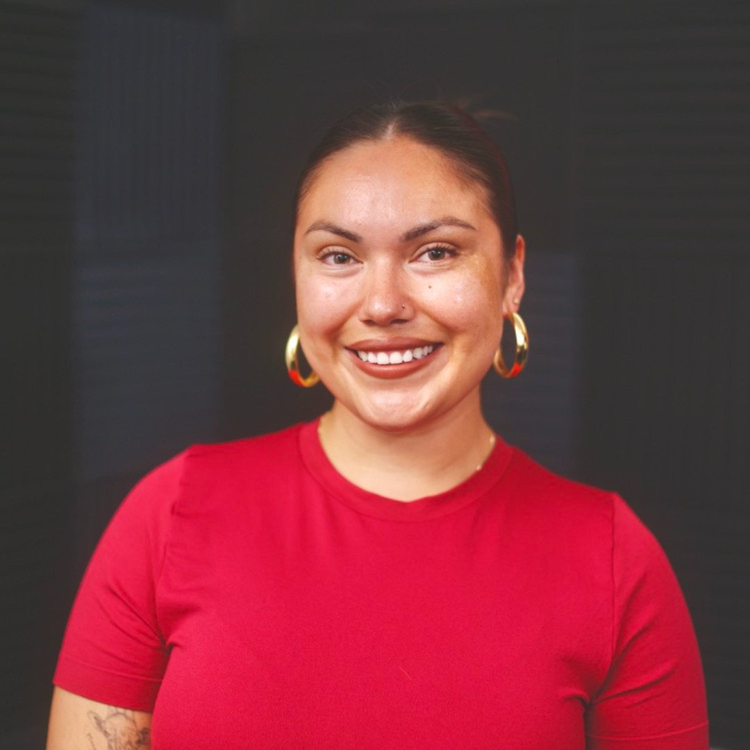 scrippsresearch's tweet photo. Growing up in rural Littlerock, CA, Alexandra Salazar didn’t picture herself becoming a scientist. Today, she's studying in the @LanderLab, developing new cryo-EM approaches to visualize proteins inside mitochondria and better understand disease. More: https://t.co/8qljvGbhRX https://t.co/MjIm6LqRLE