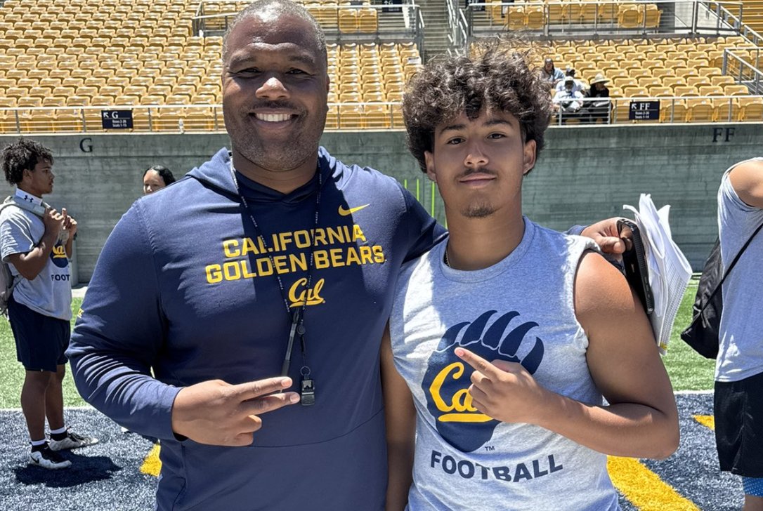 sixstarfootball's tweet photo. EVENT COVERAGE | Several rising prospects impress at Cal Mega Camp (Offense)

📈 Strong camp performances continue to build momentum on the recruiting trail ☆ 
📖 Full recap + scouting reports now live!

STORY ▶️ https://t.co/CbhGL6Ku9n 

@BrooksHermanQB @Brayden_lima @5_willorr @TheAdrianTamayo @JulienWood_09 @izaiahalkhas @ElijahAray @Danielblack2029 @BenBlais2028 @Hollywoodcycy @jakhariburrell4 @Official_AMC20 @Mylescheneywr1 @JRizz_2030 @BrodyFarrugia11 @Aaydon_G @brooklyn96379 @marejacksonn @ethankeim14 @KenyonKimbrough @SamMcreynolds28 @CalebNelson2027 @xavieroguinn @raenonparson4 @Iamkeyandre10 @CReese0 @Gannon_Sever5 @cantguardjaxon @WyattShaw1415 @camcanrun_ @MMVAthletics @KymaniWilliams0 @FordWooton @CalebWright1010