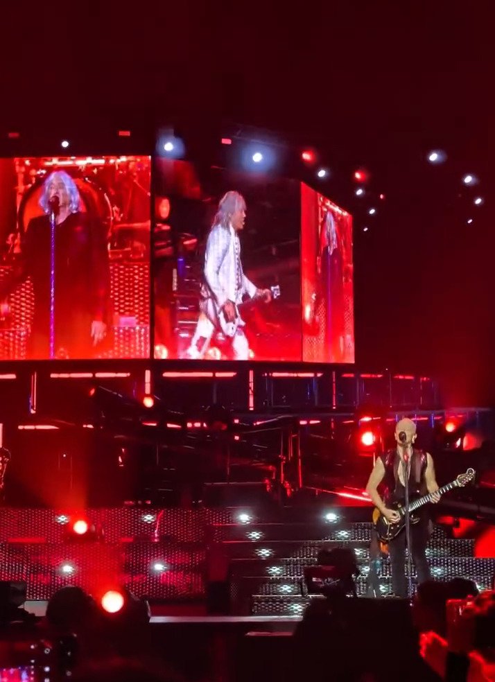 dltourhistory's tweet photo. Def Leppard News - #DefLeppard - London, England 2nd July 2026 🇬🇧
View the Live Updates. And more Animal in London tonight 📸 🐆
#setlist #philcollen #joeelliott #theo2
https://t.co/qKsTNC8irx https://t.co/1iaFyKWmTz