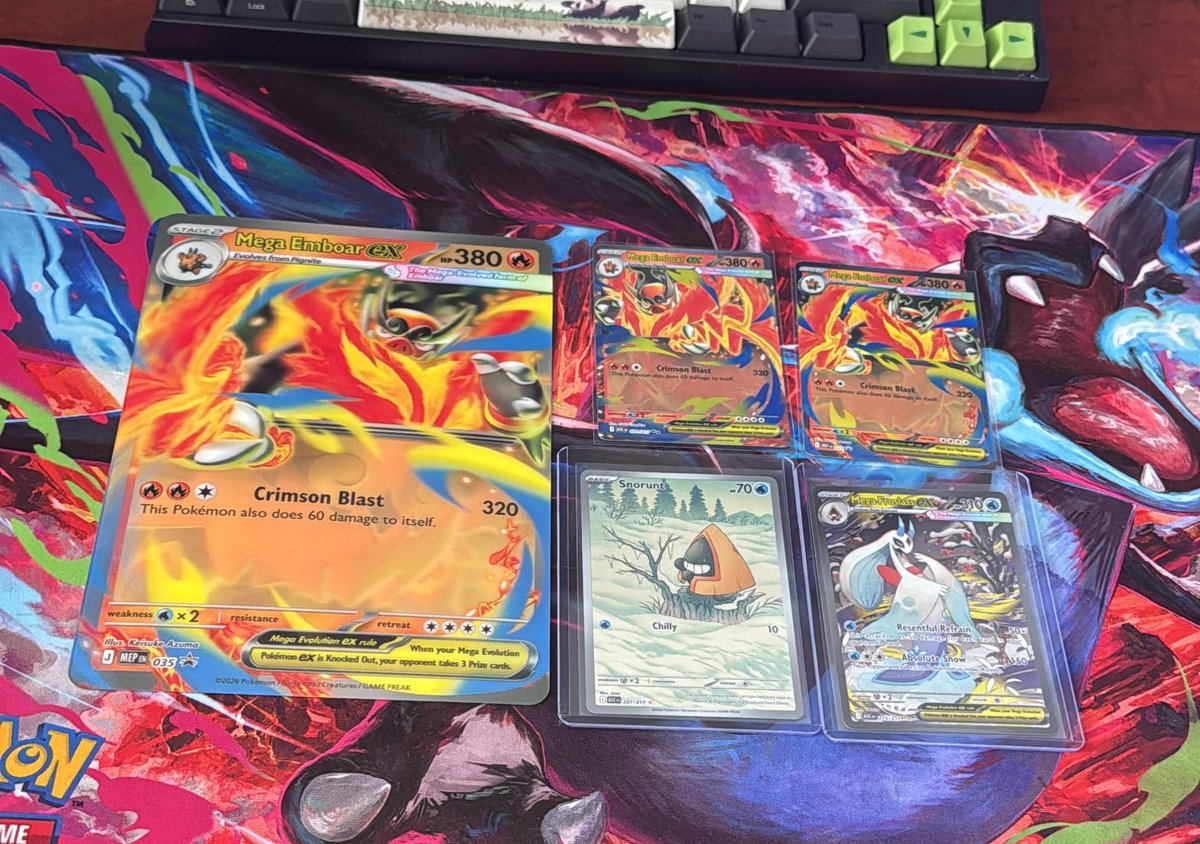 qdibs69's tweet photo. Ripped 4 packs of ascended today,

Mega Froslass Ex SIR ! https://t.co/Yt2eT3OUcj