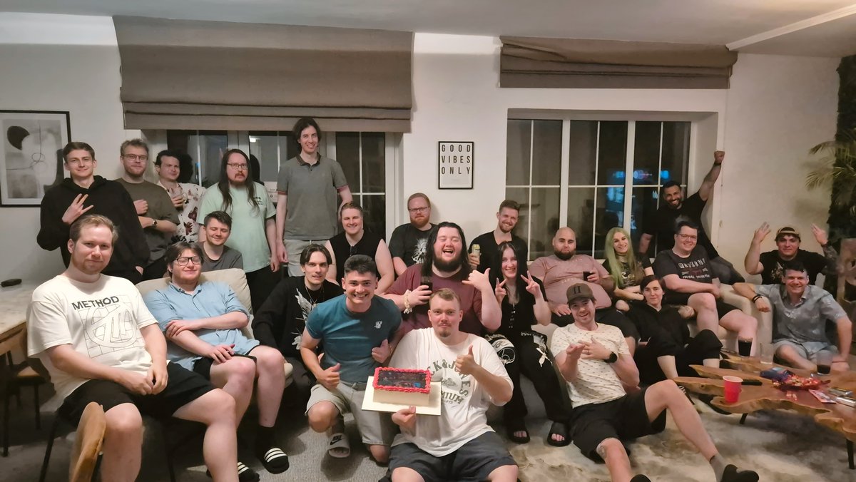 GuildHonolulu's tweet photo. Ladies and gentlemen,

Honolulu Guild 💜

(and a few Method players who somehow heard there were free drinks and food) https://t.co/cJPu0GuKdg