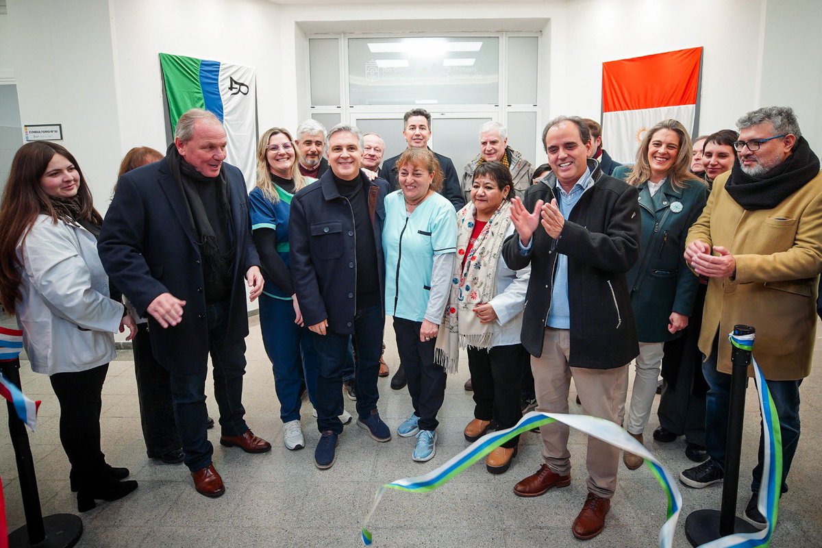MartinLlaryora's tweet photo. La #salud y la #educación deben pensarse como un todo integrado, donde lo público y lo privado empujen juntos hacia adelante.

Este Centro de Salud mejorará la atención en enfermería, pediatría, clínica médica, cardiología, ginecología, odontología, vacunación, nutrición, kinesiología, psicología, farmacia y muchas otras áreas. Además, coordina una red de 25 centros de atención primaria distribuidos en los barrios de esta querida ciudad.

Qué mejor manera de celebrar los 240 años de la ciudad de #RíoCuarto que inaugurando una obra que cuida, acompaña y mejora la vida de los vecinos.

#HacerParaCrecer