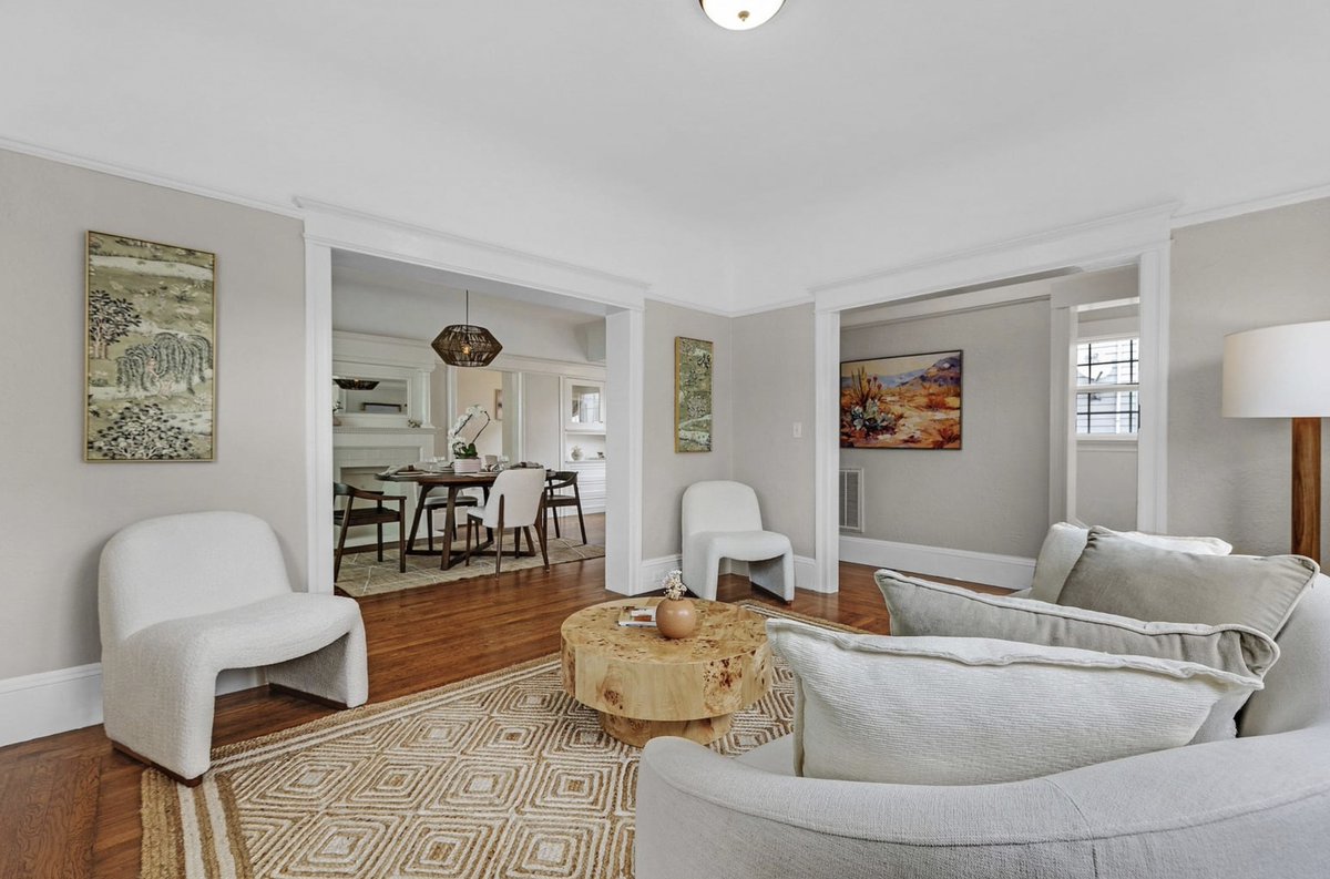 WinklerREG's tweet photo. 🏡 #Oakland $799K 📍3041 Linden St 📅 Sun 2–4

🌻 5bd American Foursquare on 5,000 sq ft lot.

🍒 Bonus rm, fruit trees &amp; #ADU potential!

🚪 https://t.co/hrLqRHlO4a

Jennifer Hansen-Romero | DRE# 01944706 | 📱510-290-8078

#WinklerREG #OpenHouse https://t.co/fT2QZczplD