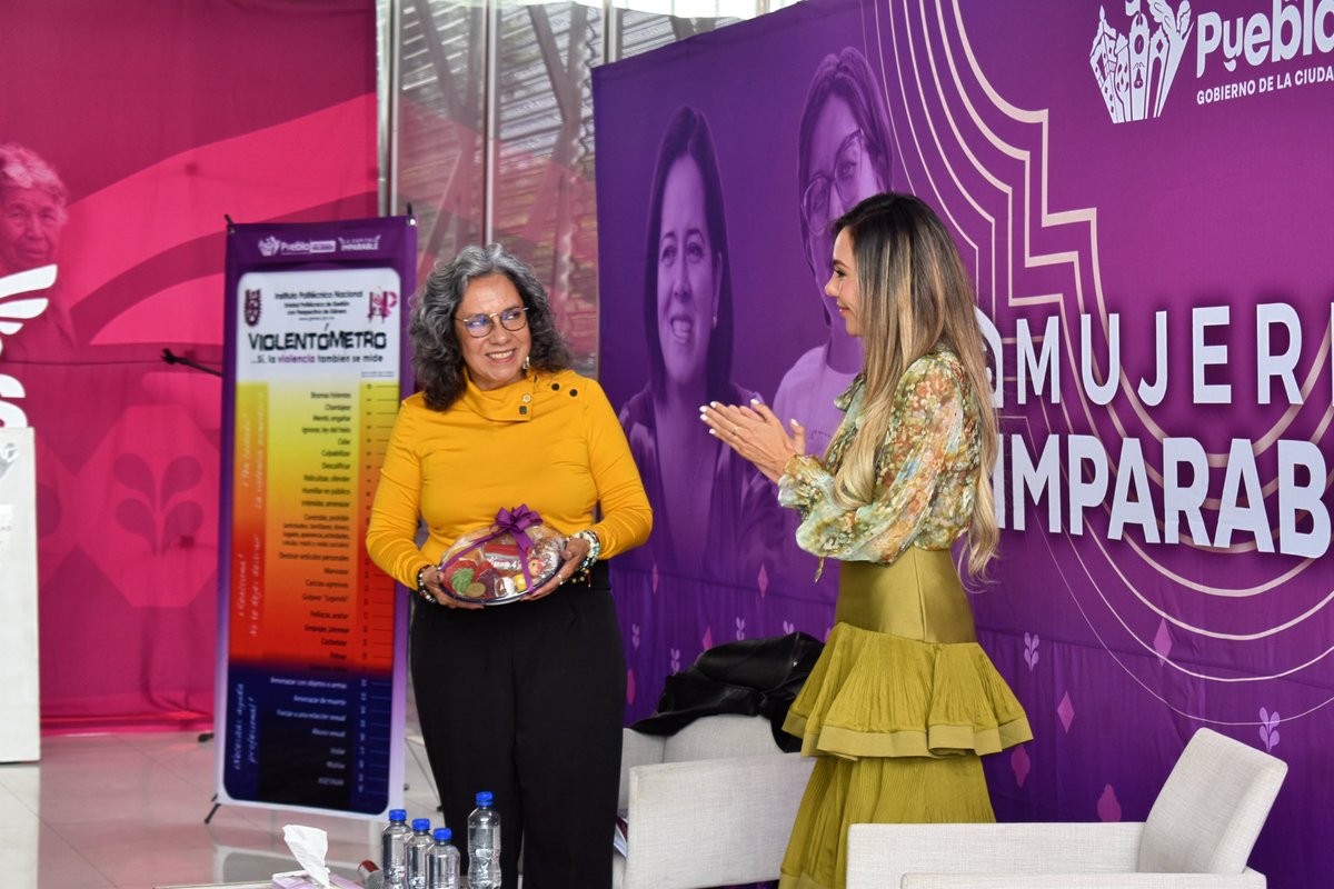 ZairaGlez6's tweet photo. Hoy vivimos un encuentro profundamente significativo. 💜

Por primera vez en una administración municipal, Puebla recibió a la Dra. Martha Tronco Rosas, creadora del Violentómetro, una herramienta que, desde hace 15 años, nos invita a reconocer que la violencia no comienza con un golpe; muchas veces inicia con palabras, control, descalificaciones o actitudes que hemos aprendido a normalizar.

Gracias, Dra. Martha, por compartir su experiencia, abrir camino e inspirarnos a seguir trabajando para construir una ciudad donde las mujeres vivan libres de violencia, con respeto, igualdad y una vida digna.