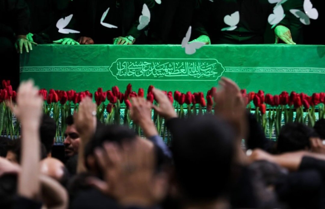 fmatin_313's tweet photo. او برای آخرین بار در حسینیه امام خمینی حاضر شد.
یا برگرد یا آن دل را برگردان...💔

#اقای_شهید_ایران
#باید_برخاست https://t.co/R9Iiwsvfn3