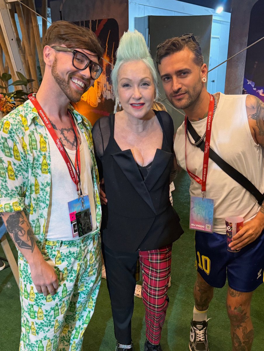 nickcelinomusic's tweet photo. Incredible time at @rockinriolisboa 🤘

W/. Cyndi Lauper, David Palmer, @Carlossssssssss &amp; Julia Della ❤️🎉💃 https://t.co/kO0sHYE9iL