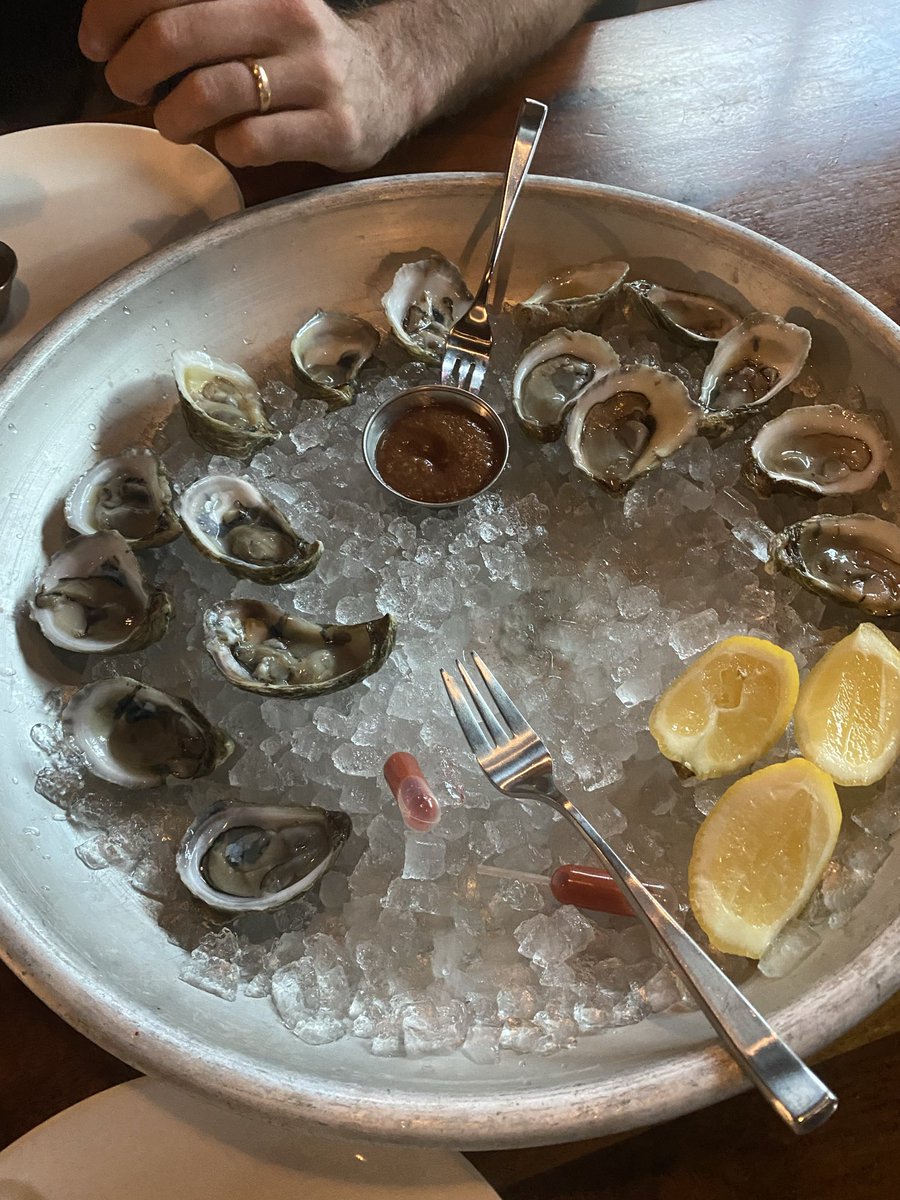 ames033's tweet photo. Happy hour oysters always https://t.co/o0ST6fCnHO