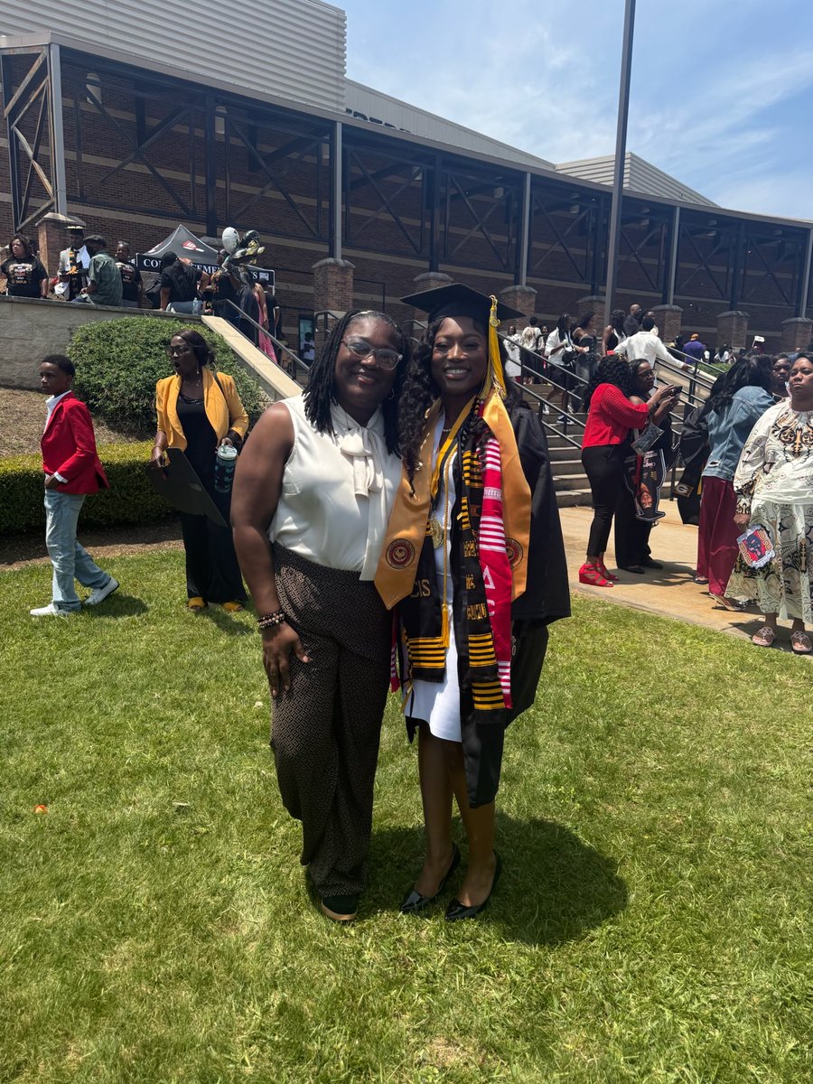 lnwisback's tweet photo. And those 2 kids I had in college are both college graduates! ULM ‘24 | GSU ‘26 https://t.co/yBadnvQIgO