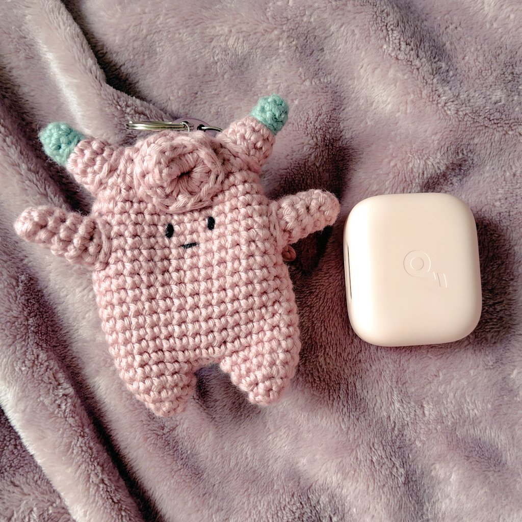 723usagi's tweet photo. ピクシーのイヤホンケースできたよー。後ろの羽根がくるくるしてるからなんとか伸ばしたいなー。 https://t.co/a48slCmuxX