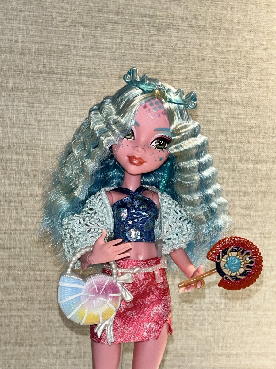 fabiozdenile's tweet photo. lagoona, you're the finest fish in this oasis! 🐚🩵🫧 https://t.co/2PGhJqd5VA