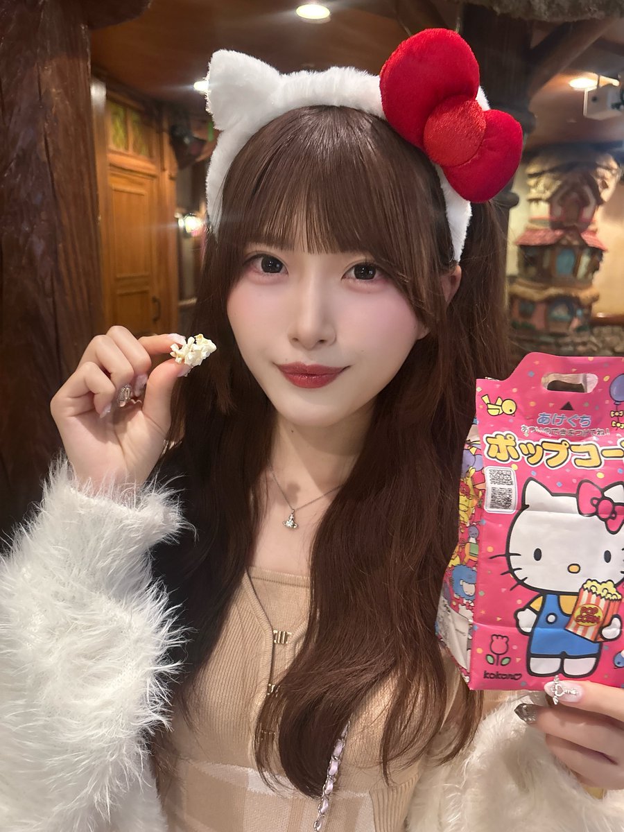 Hina_FULITBOX's tweet photo. キティちゃんのポップコーン大好き♡ https://t.co/V5h3KvN0DX
