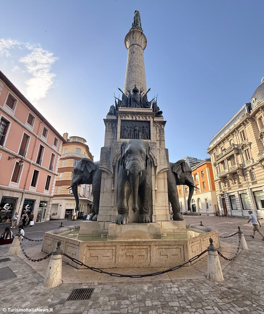 IT_AtoutFrance's tweet photo. [cultura] ✨Antica capitale dei Duchi di Savoia, oggi è una città che vive di arte, patrimonio, eventi e creatività. Passeggiare tra i vicoli significa scoprire un luogo in cui cultura, natura e tradizione si fondono ai piedi delle Alpi #ExploreFrance @VilledeChambery 
📸 G. Bosi https://t.co/gzE9D21zRX