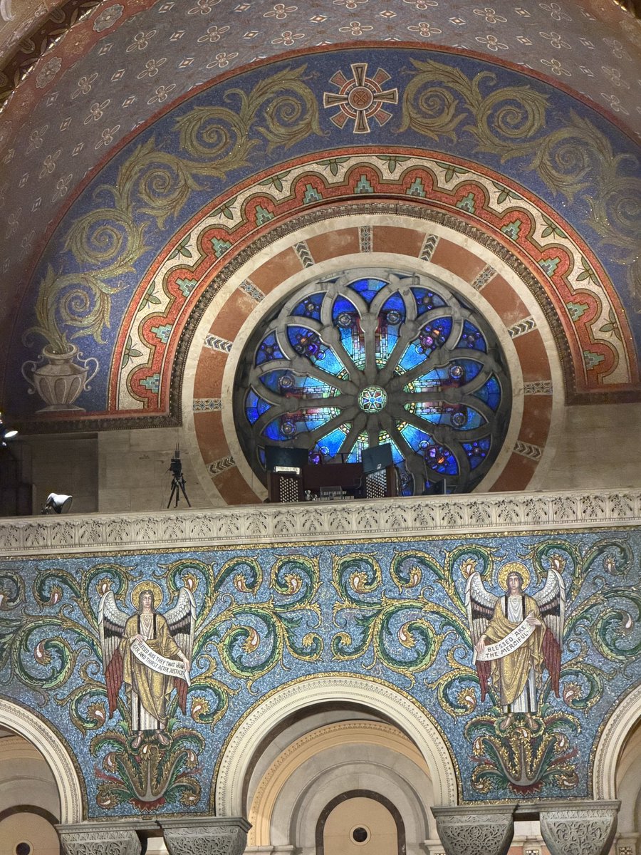 MsFainfirsties's tweet photo. Light through stained glass, beauty built one small piece at a time…taught me that wonder begins when we take the time to truly see. 👼 ✨@KEDCGrants @KingWendy_m @DrJWEvansJr https://t.co/pfmZDttEoz