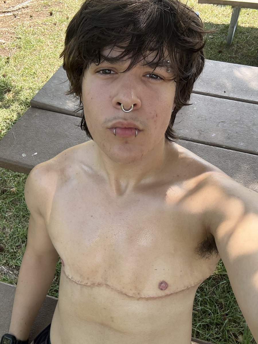 bulldogbutcher's tweet photo. Beach day :] https://t.co/xBGdGTlvpO