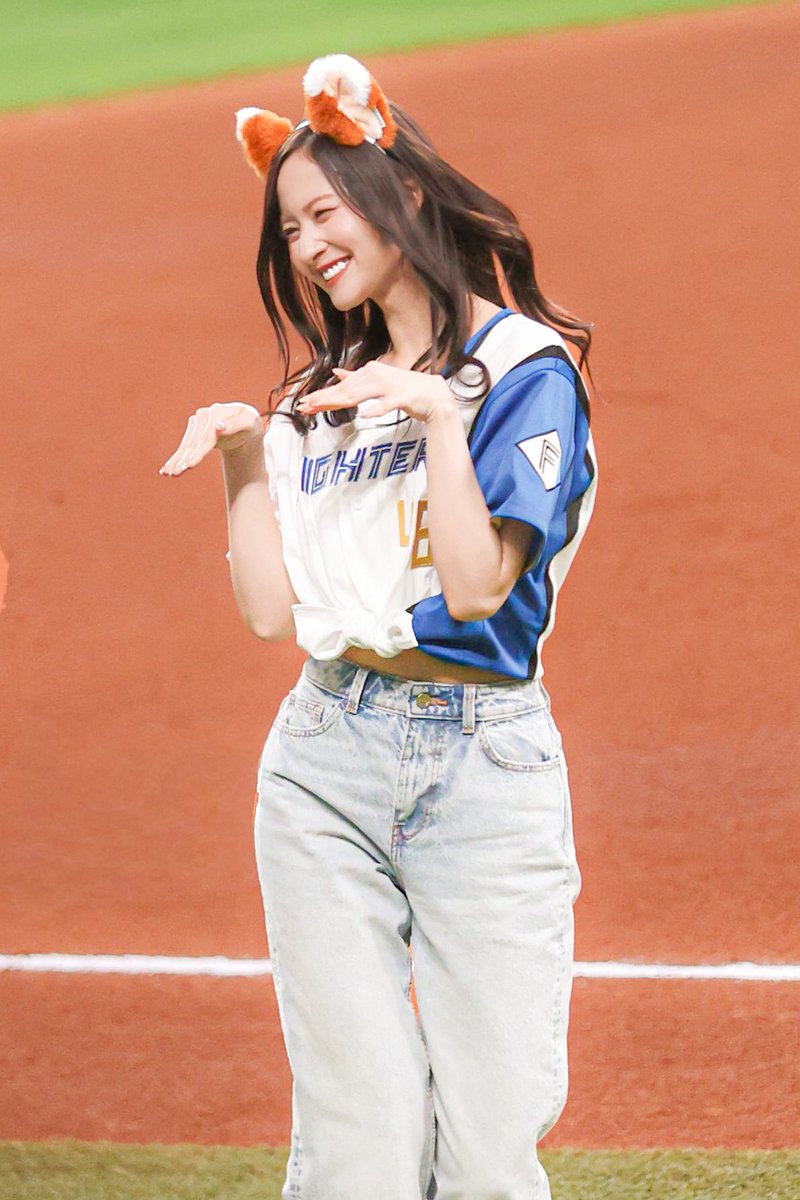 hallostapla's tweet photo. １年ぶりの推しメンやんちゃん
きつねダンス
やんちゃんのおかげで野球界の歴史に残るとんでもない試合を観ることが出来た。
#金川紗耶
#乃木坂野球部 https://t.co/lVDyeEFMLv