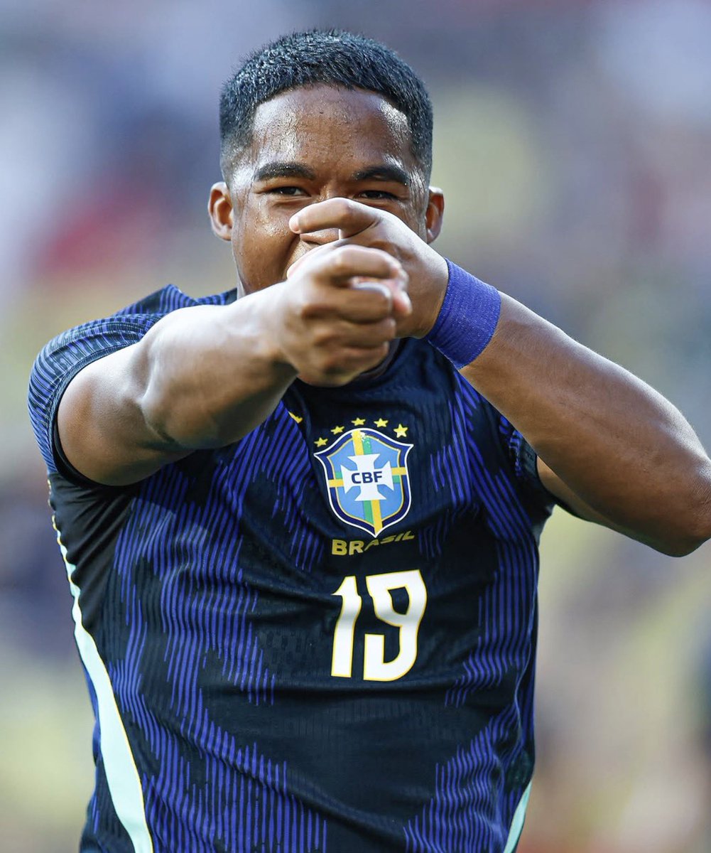 NazareAmarga's tweet photo. Repórter: "como você vai dormir no sábado
[por conta da ansiedade pré-jogo?"

Endrick: "vou dormir que nem um bebê" https://t.co/9LRcSOx7tm