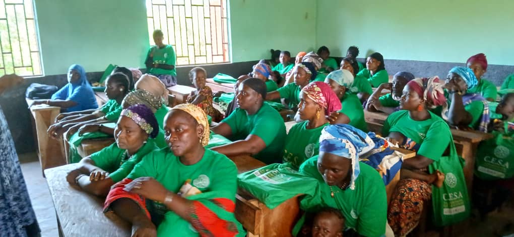 Jamilafondation's tweet photo. We were honored to welcome officials who inspired students in the CESA Project in Boké.

Together, we're advancing education and creating opportunities to break the cycle of illiteracy and build economic empowerment.

#Education #Empowerment #Boké https://t.co/jDpv9cHOsw