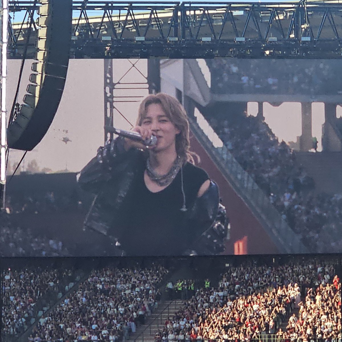 eshli26291's tweet photo. I didn't want to film or take photos today, but I couldn't resist 😭 https://t.co/U81FKj3hF0