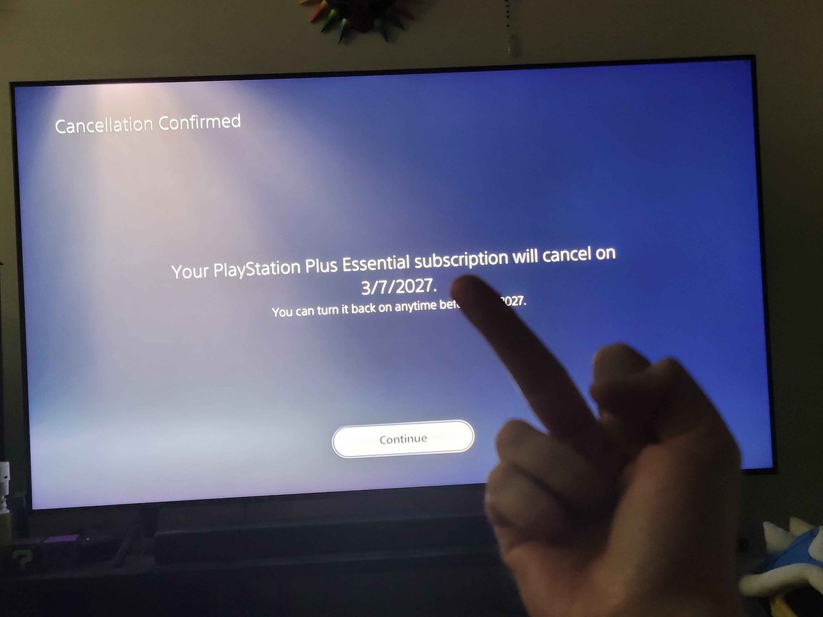 GlitchedDrops's tweet photo. Could this be the next trend to send Sony/Playstation a message about keeping physical games? 👀

#cancelPSPlus https://t.co/2QXi1m0sOx