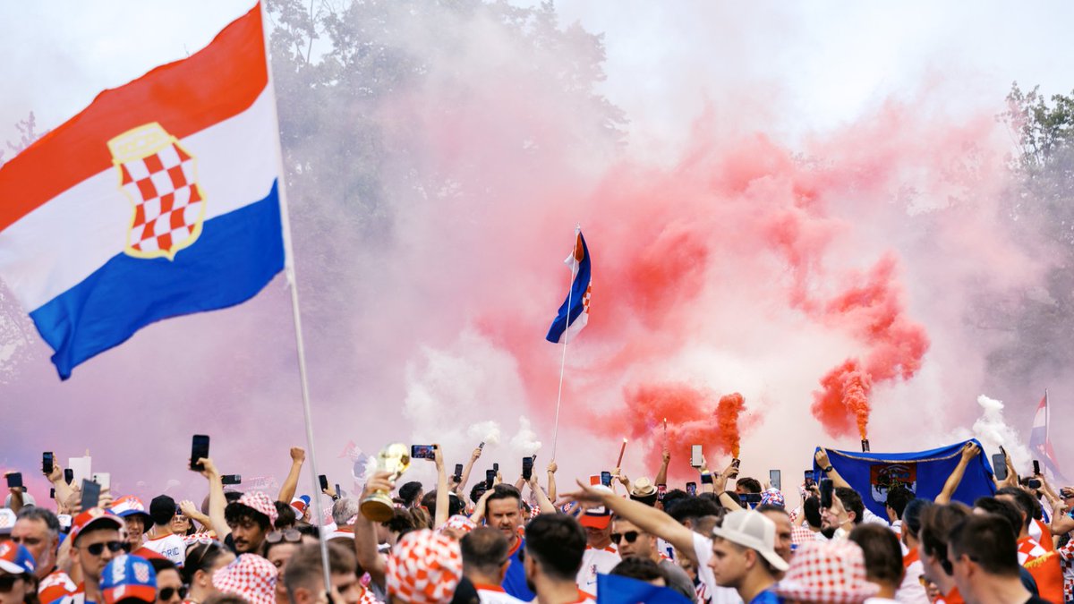 CANSoccerDaily's tweet photo. Two of Toronto's largest international communities showed out again for the #FIFAWorldCup 🙌

#Portugal vs. #Croatia is taking over Toronto! 

https://t.co/LU8dKbLyAO

📸 @seanpollock https://t.co/xLdd2m8iSK