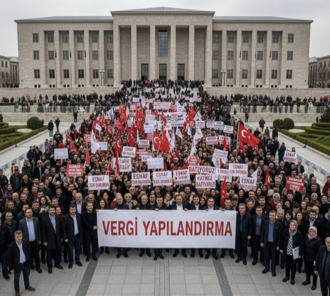 Memetr38's tweet photo. Pandemi #deprem dönemi #küçük #esnaf #devletine sırtını dönmedi
#Esnafın isteği zor günlerde devletinin yanında olması
Bütün esnaflar sizi bekliyor
Faizleri silin ana parayı taksitlendirin
Banka blokeleri kaldırın esnaf sizden müjde bekliyor yakışanbu @RTErdogan @MHP_Bilgi https://t.co/ab99iJGUM6