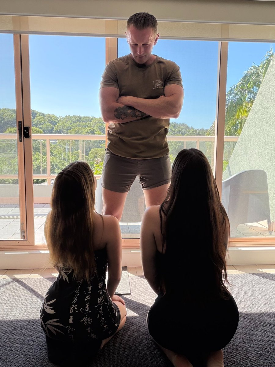SmallFox699's tweet photo. What a lucky man @JasstrongXXX is to have both myself and @sashagonewild  on our knees 🥵😍 https://t.co/cG3jooCgYu